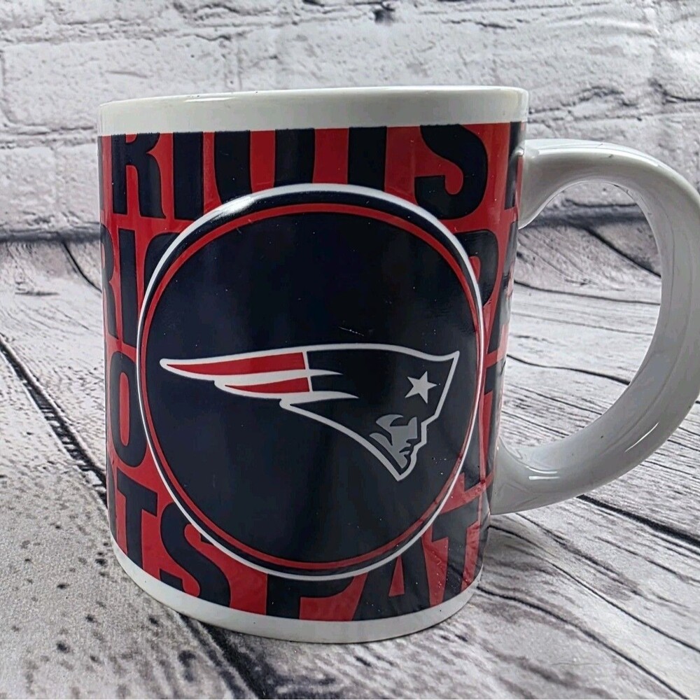 New England Patriots  Mug NFL Boelter Brands 4.0 inches 12 oz  c2011-2012